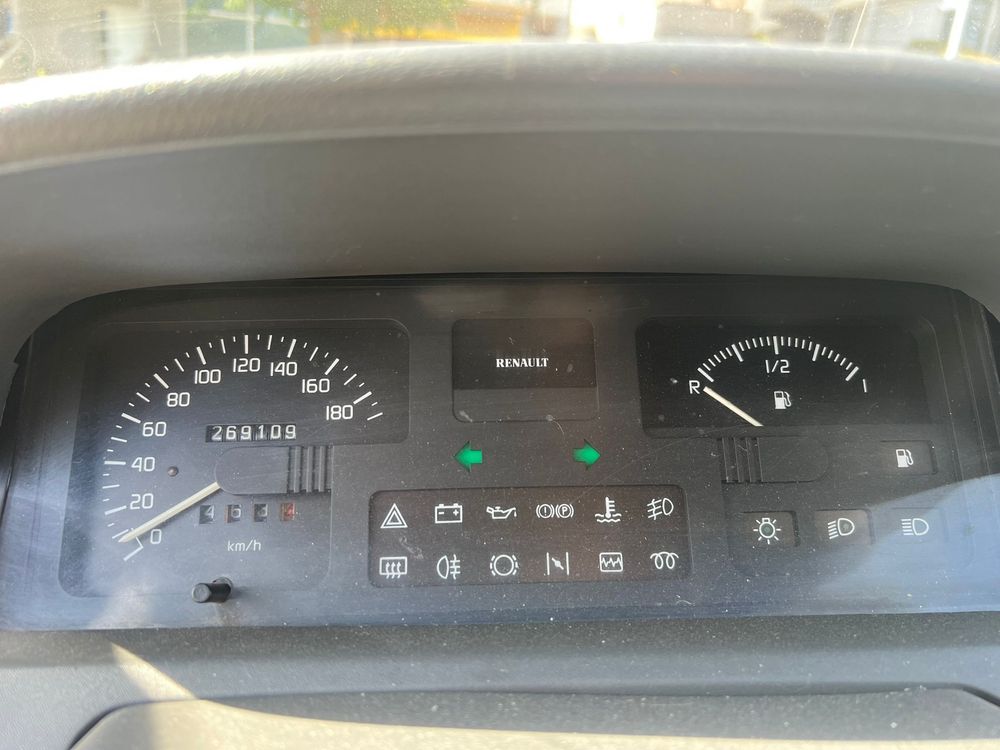 Renault clio 1.2 beep boop