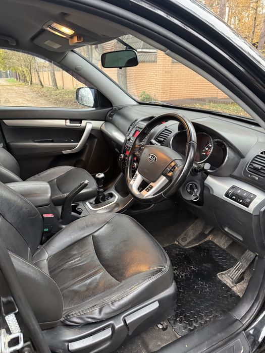 Kia Sorento 2.2 дизель 2011 год механика 4*4