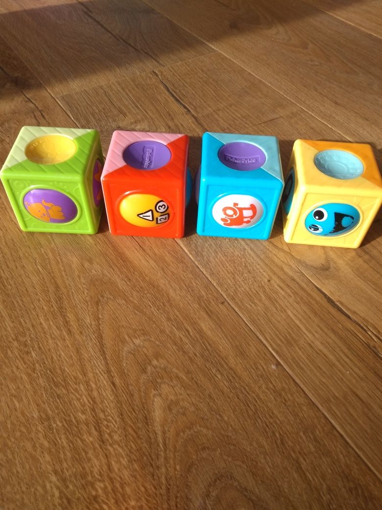 Kostki Fisher Price ,klocki