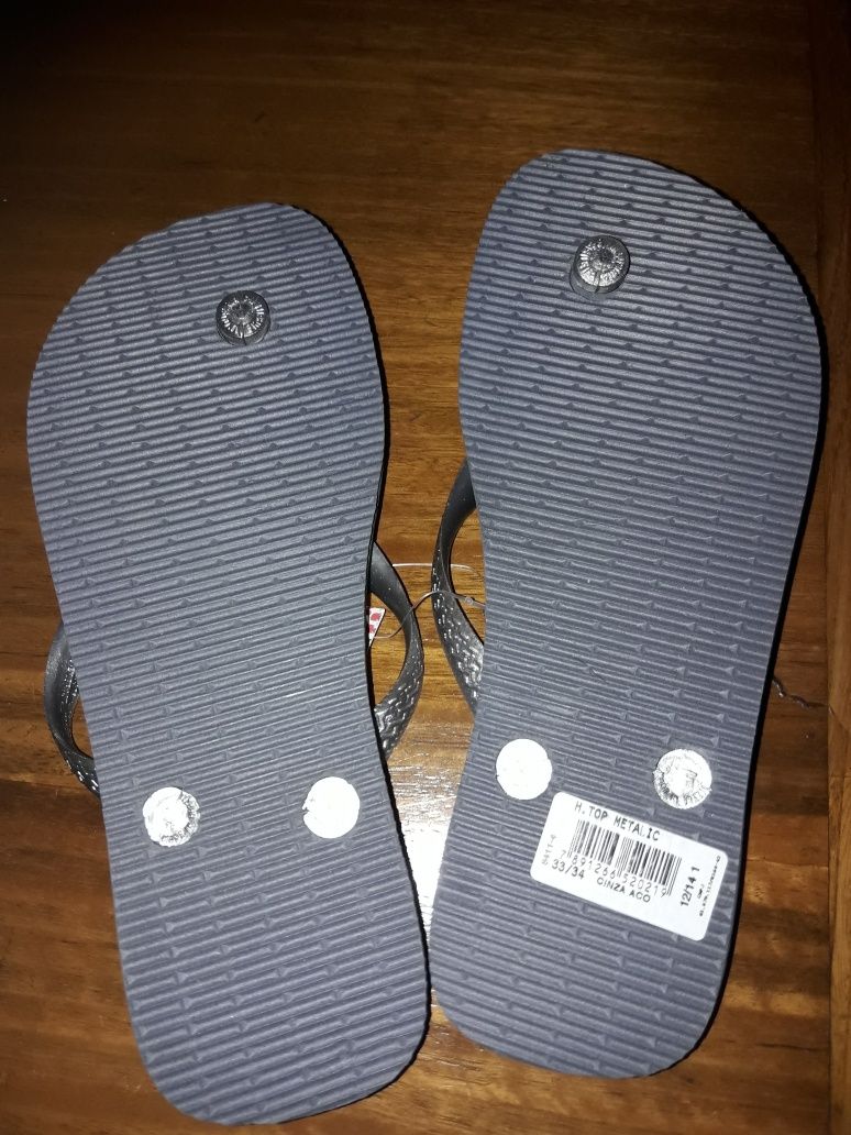 Chinelos Havaianas edição especial novos