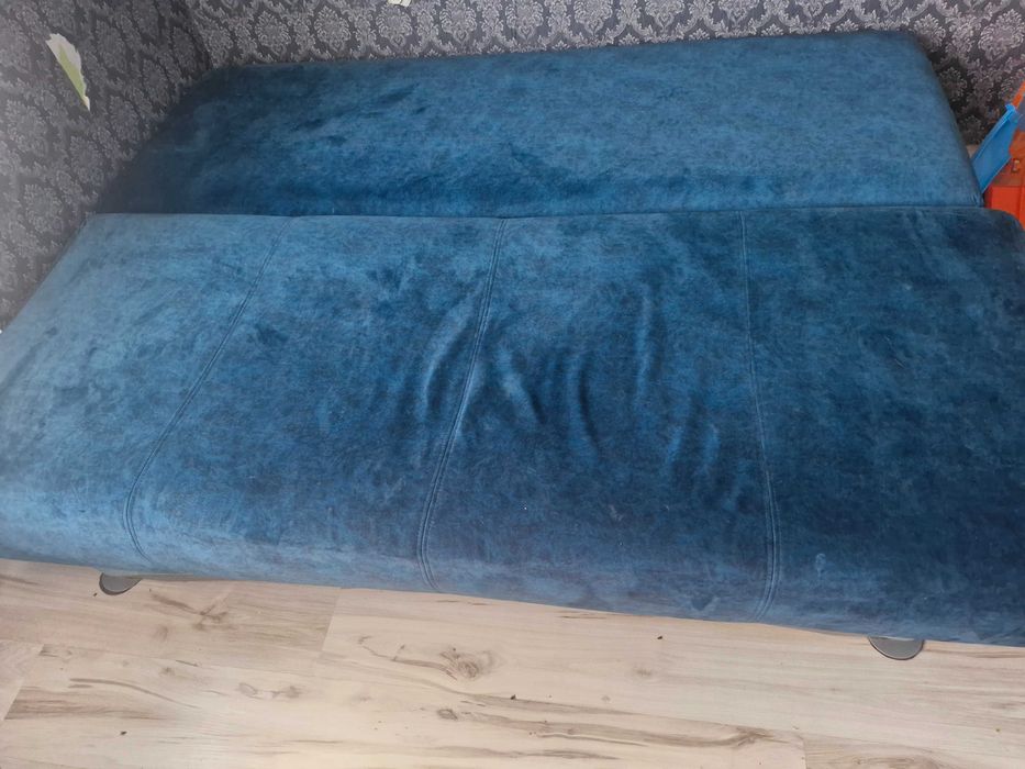 Sofa, 2 pufy, 2 foteliki dziecięce