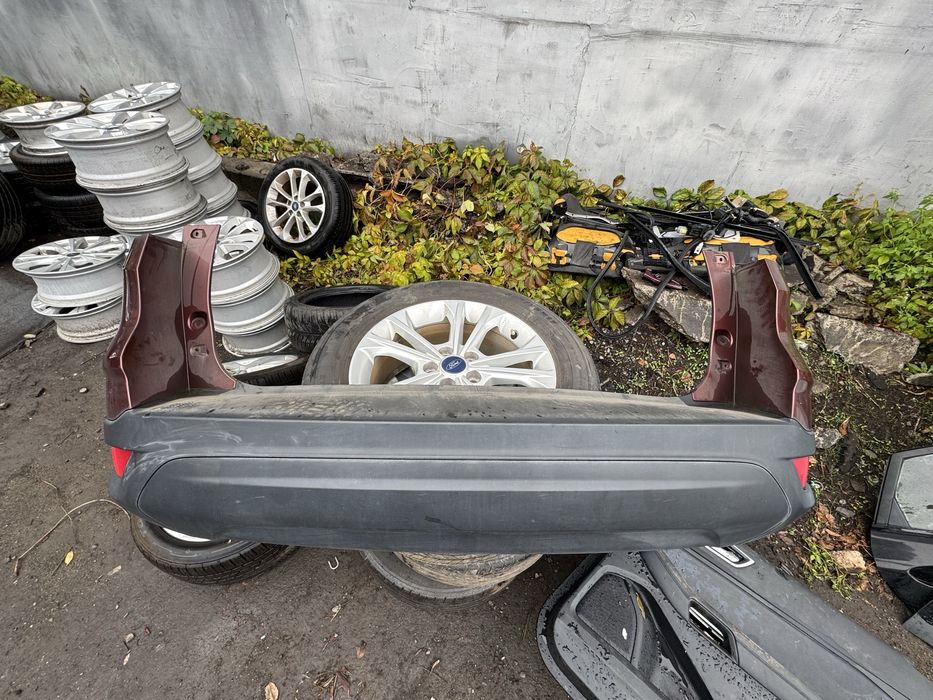 Задній бампер Ford Kuga Escape mk3 usa