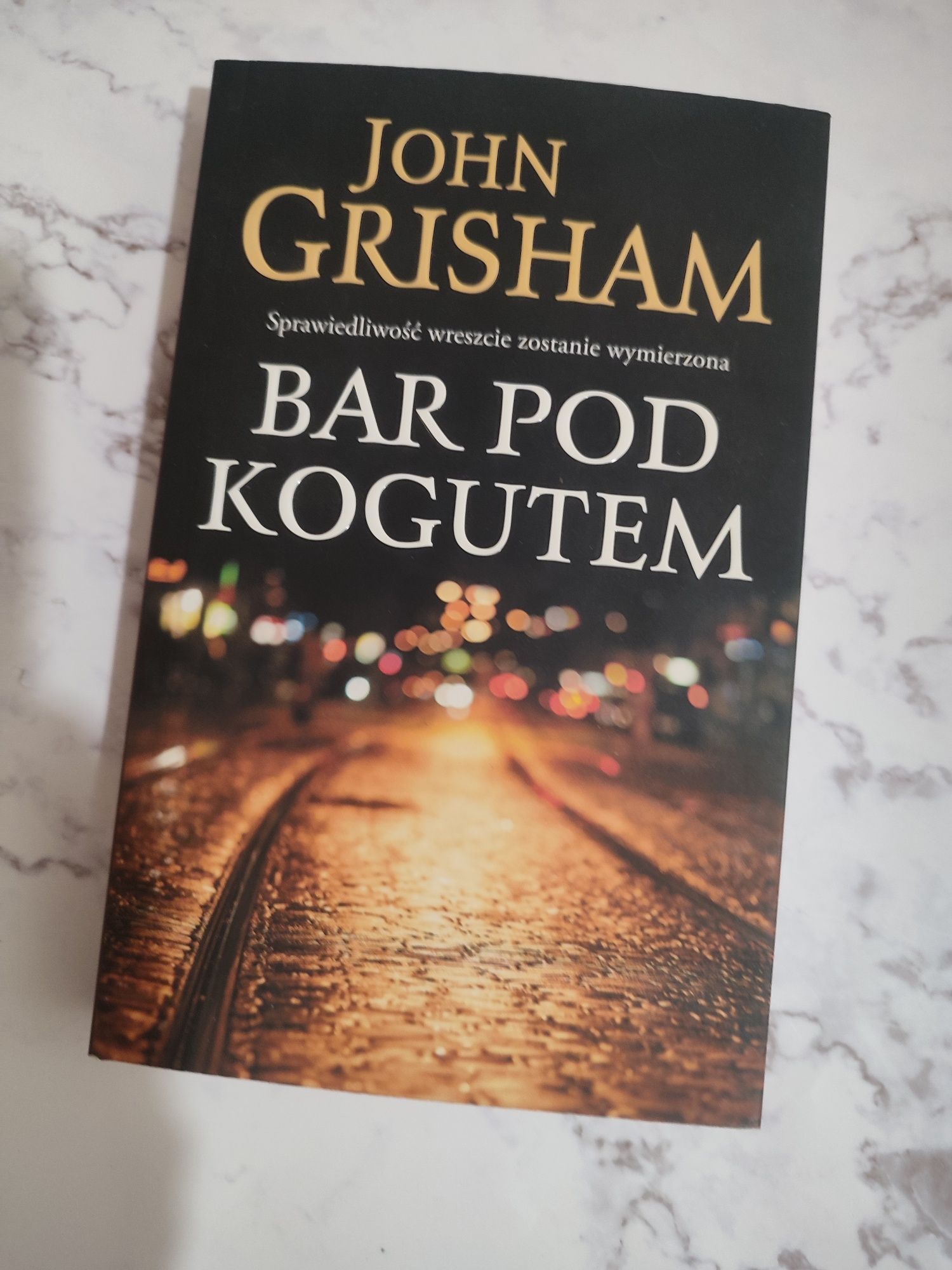 Bar Pod Kogutem John Grisham