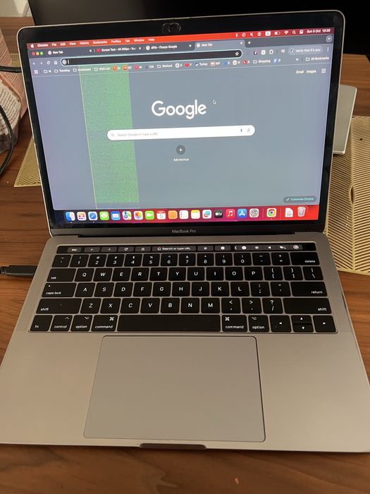 MacBook Pro 2017 3,1 GHz Dual-Core Intel Core i5 8GB RAM 250 GB