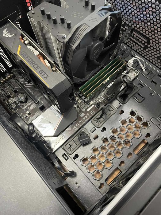 Komputer Gamingowy Ryzen 5 1600x/RAM 16GB/SSD128GB/GTX1650 4GB OKAZJA!