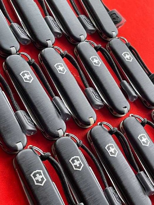 Victorinox Сlassic SD Black c Темляком (БЕЗ рекламы и надписей)