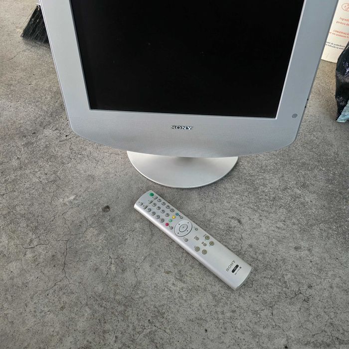 TV Sony a cores c/ com braço para inclinação