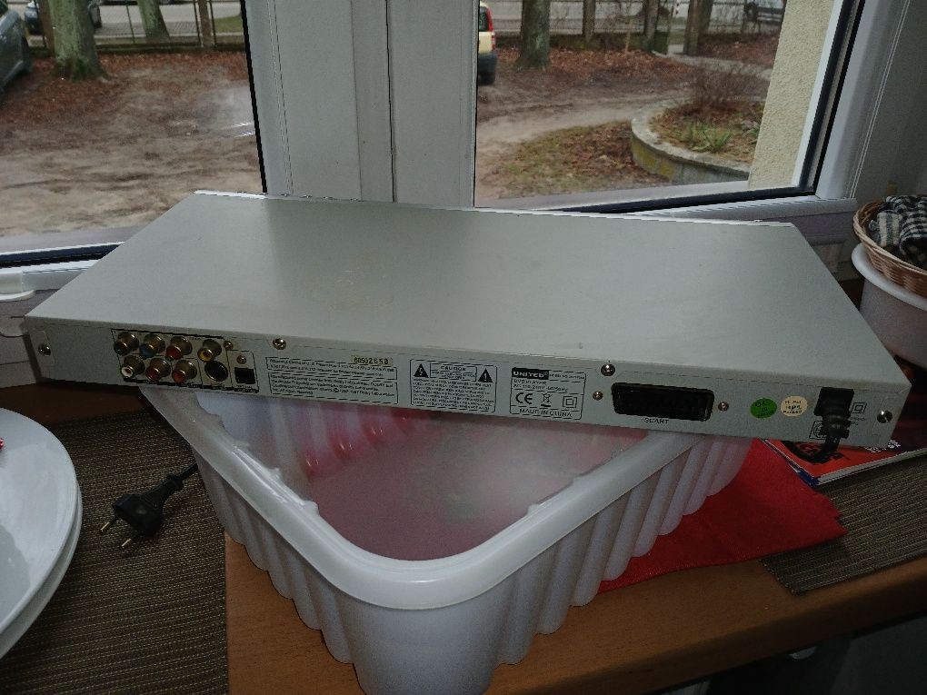 DVD w dobrym stanie z pilotem