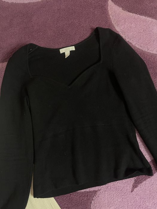 Трендова кофта з відкритими плечима