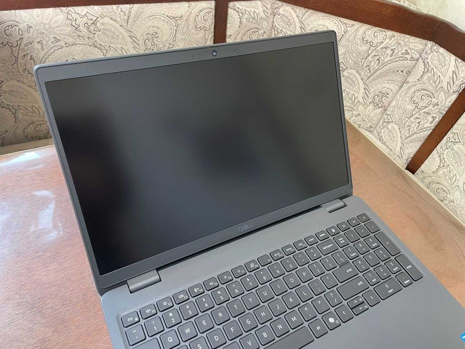Ноутбук 15" FHD Dell Latitude 3550 (Ultra 5 135U/16/256/Intel iris xe)