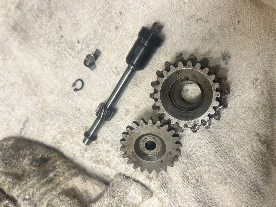 Kartery, silnik, mz etz 125/150, skrzynia, napęd obrotomierza DDR igła