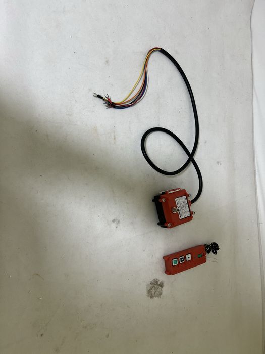 Pilot bezprzewodowy do suwnicy / wyciągarki