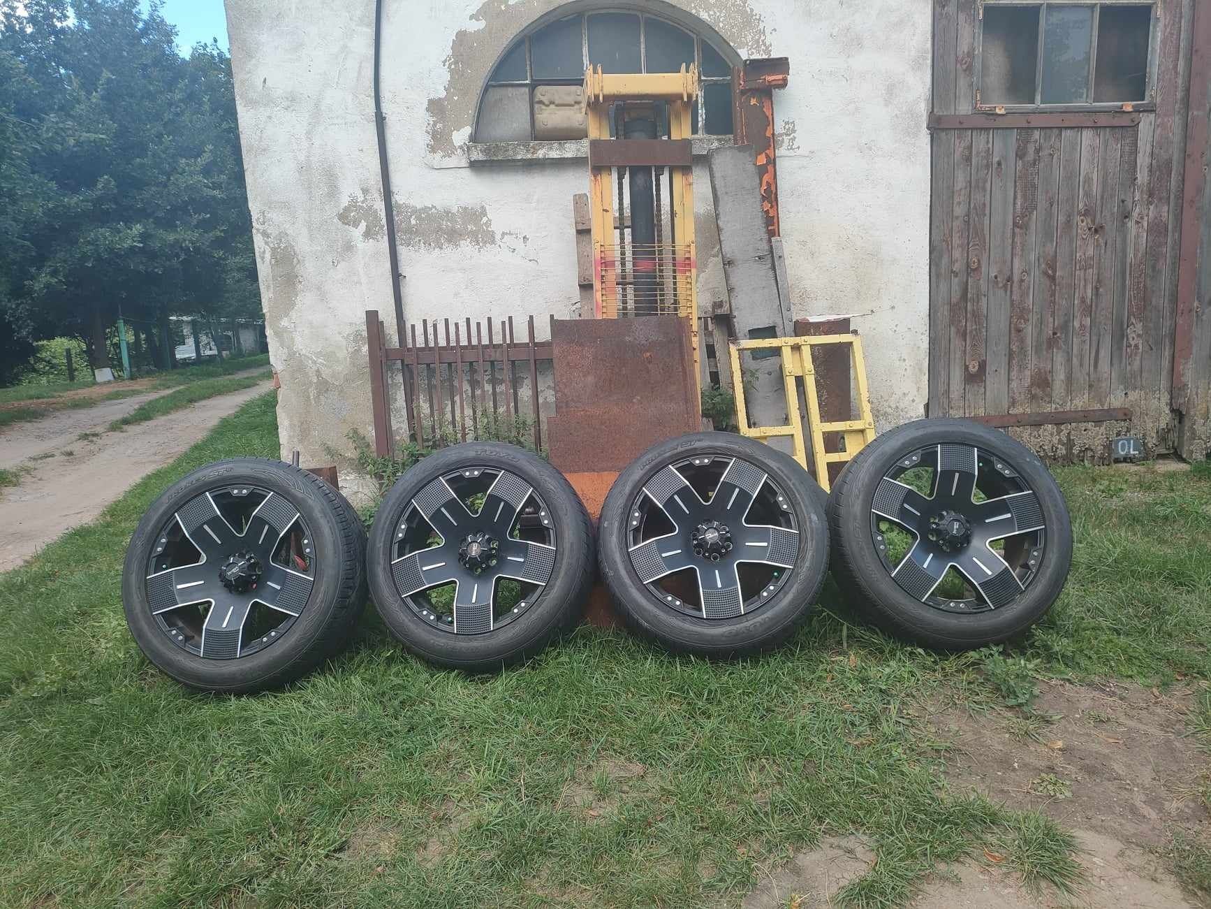 Komplet felg i opon 255/50 R20