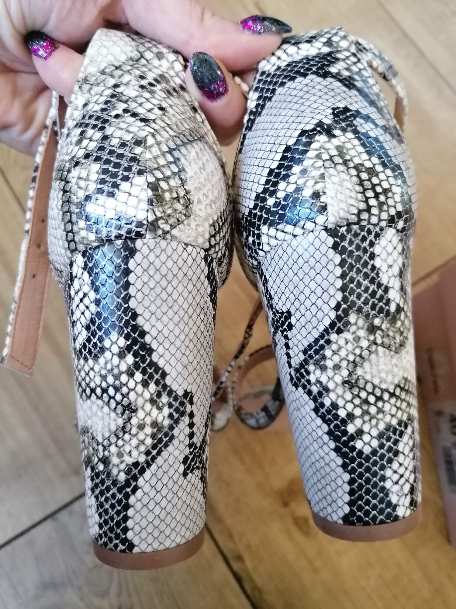 Buty DeeZee wężowe