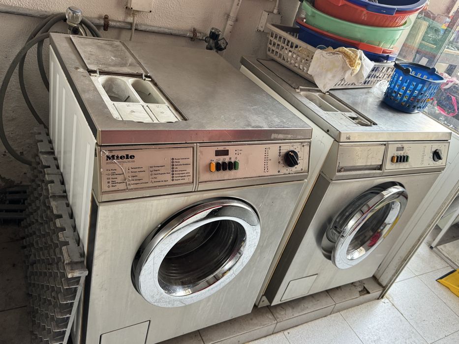 Vende-se varias maquinas de lavandaria