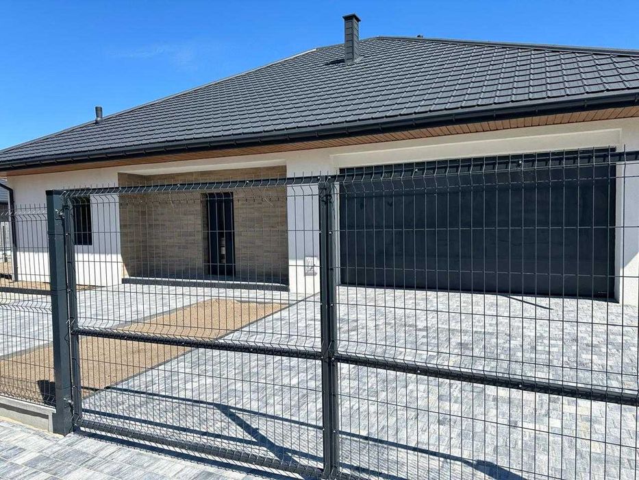 Окремостоячий будинок з гаражем під Варшавою