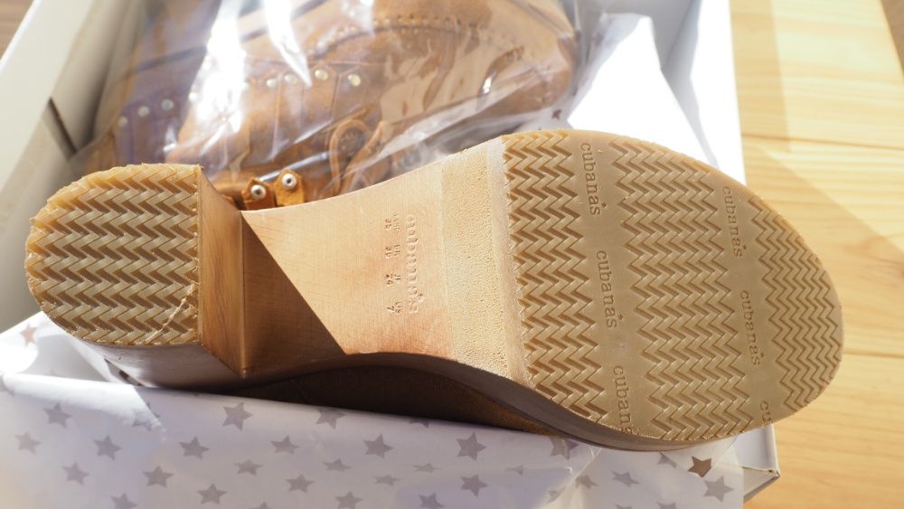 Botins Cubanas em pele NOVO