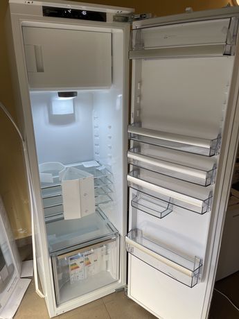 !НОВИЙ! вбудований холодильник Electrolux IK3026 Sar встаиваемый