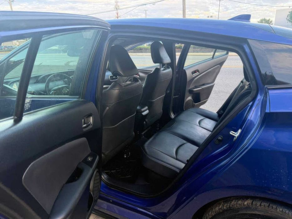 Toyota Prius Four Touring      2018