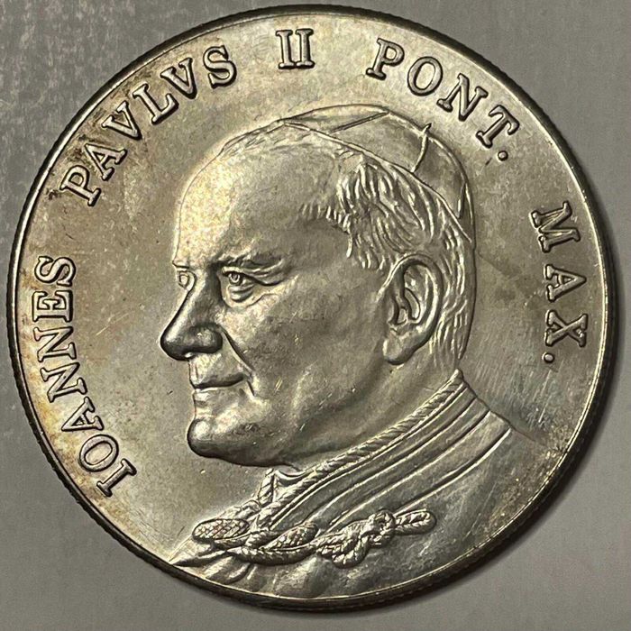 Medal Jan Paweł II La Pieta