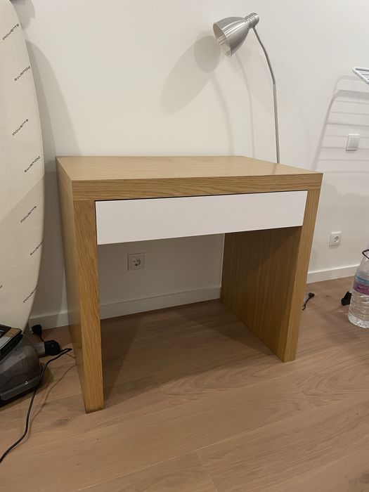 Secretária em carvalho