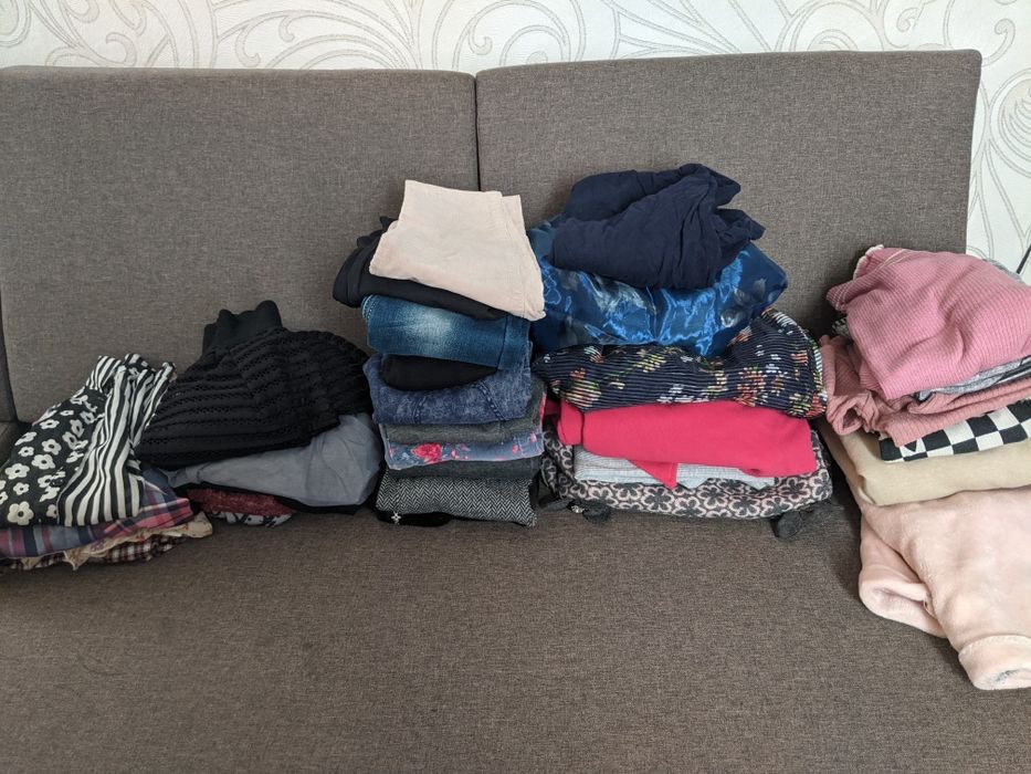 Одяг на дівчинку 6-8 років( кофти, юбки,штани, джинси, плаття)