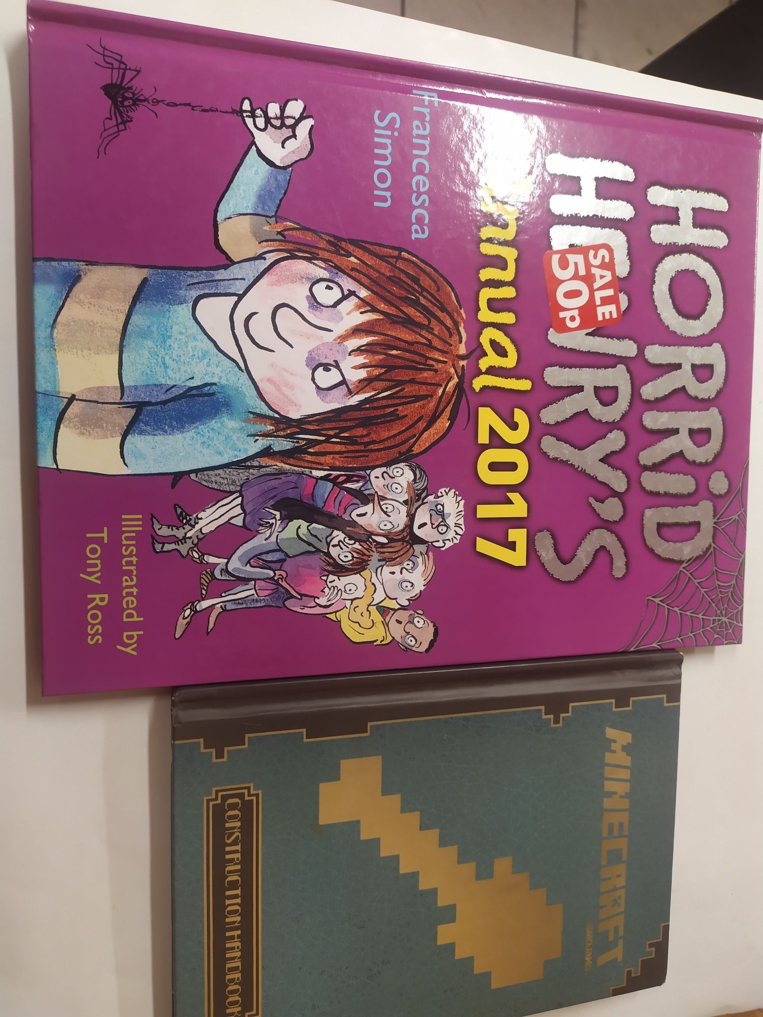 Horrid Hohenry's Annual 2017  Minecraft construction handbook