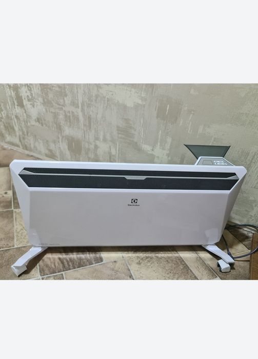 Конвектор Electrolux ECH почти новый