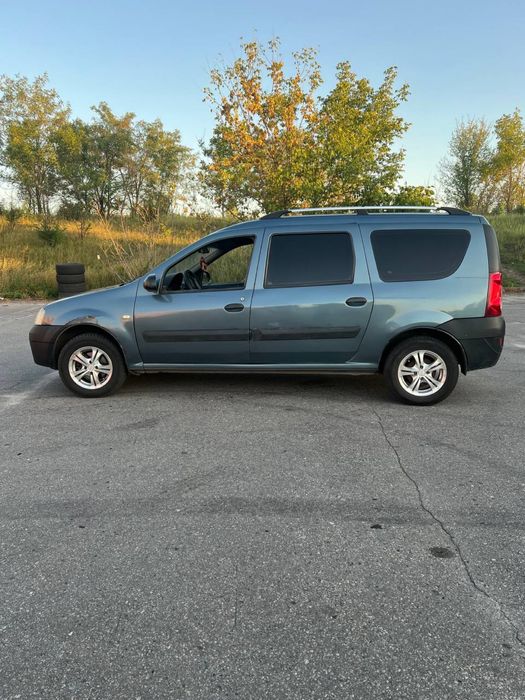 Dacia Logan MCV 2008 года