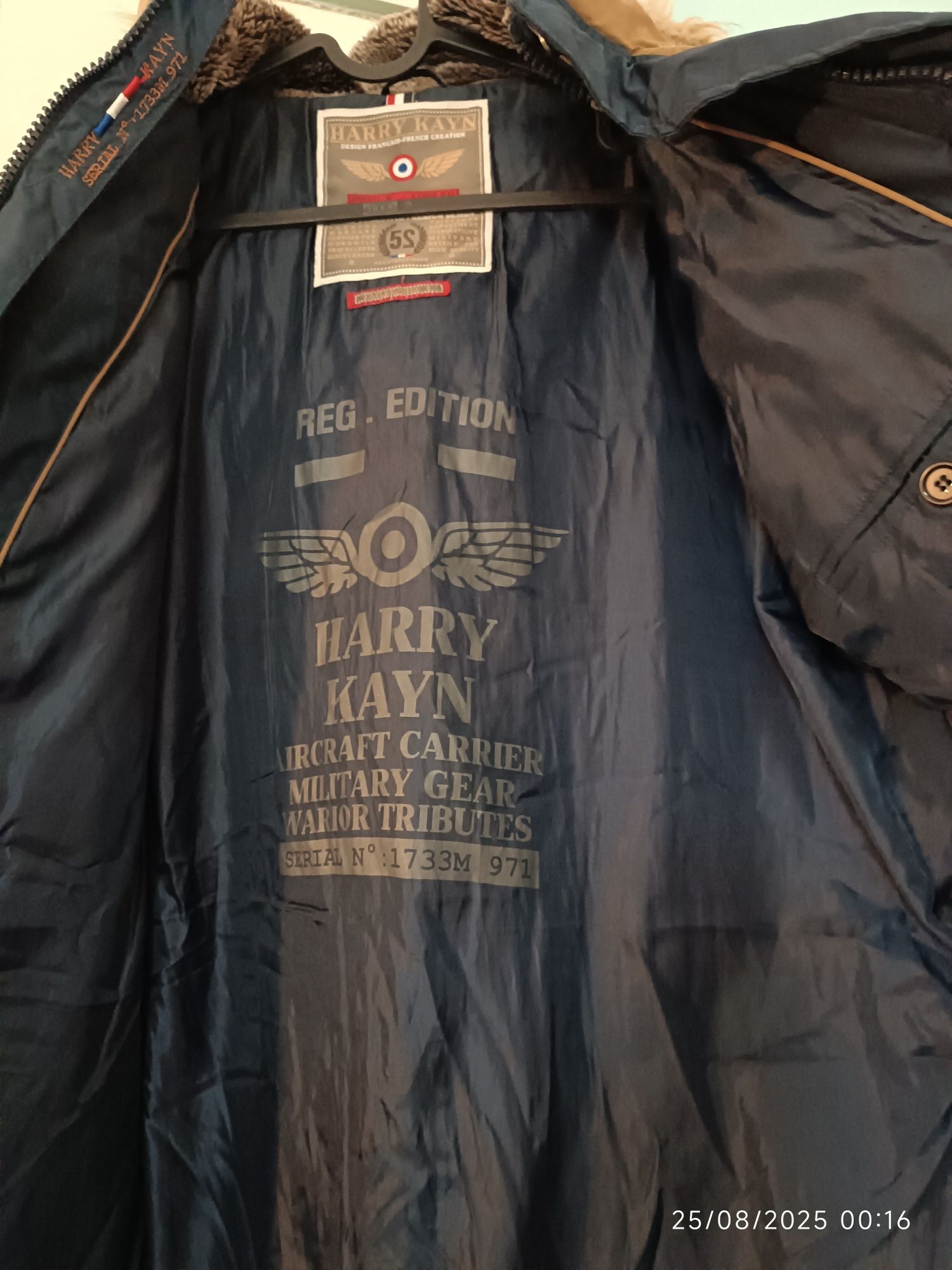 Casaco parca Francês Harry Kayn.