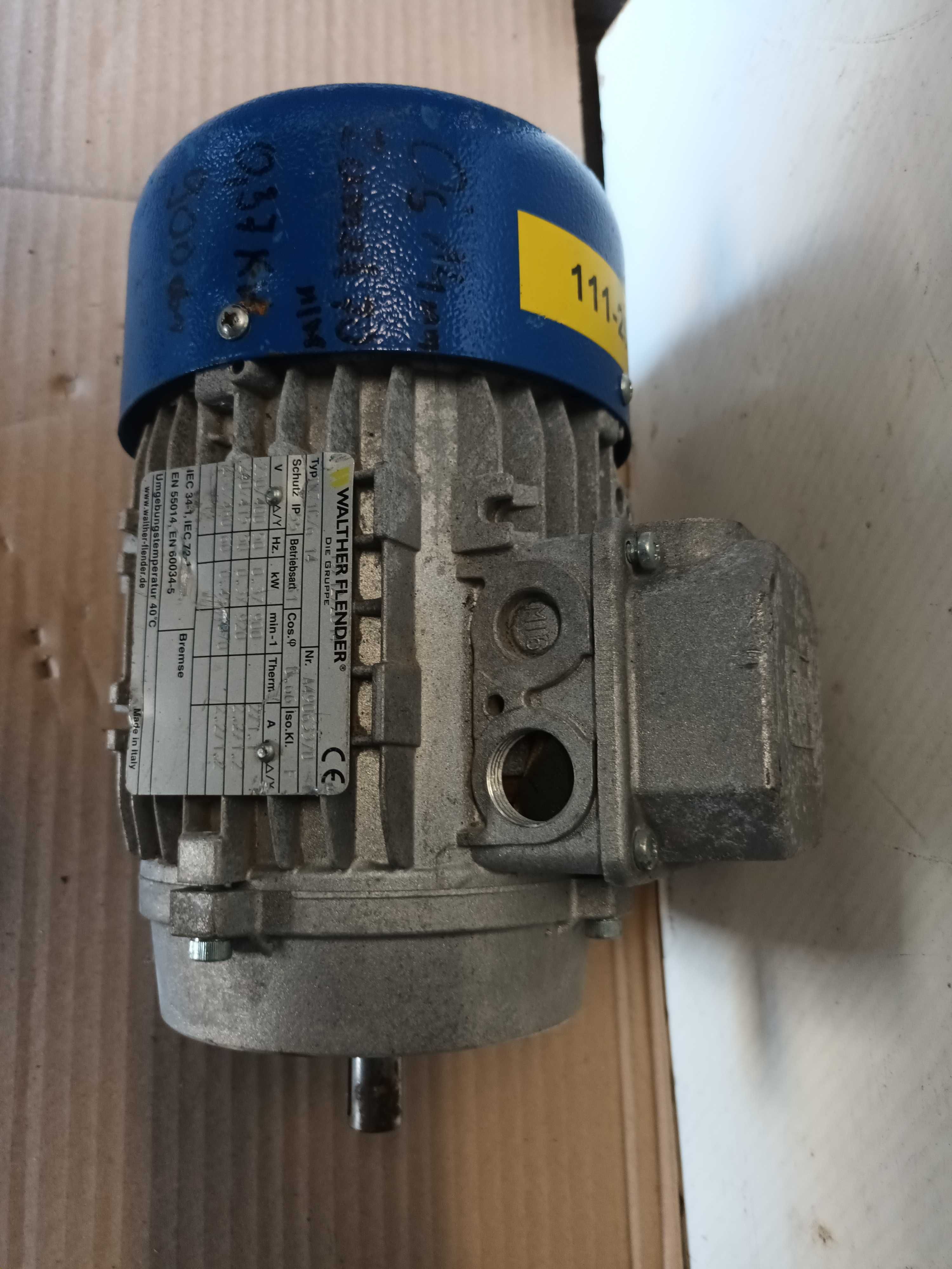Silnik elektryczny kołnierzowy 0,37kw 900 obr/min