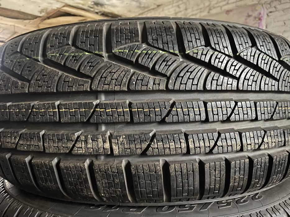225/50/18 pirelli sottozero 210 seria II