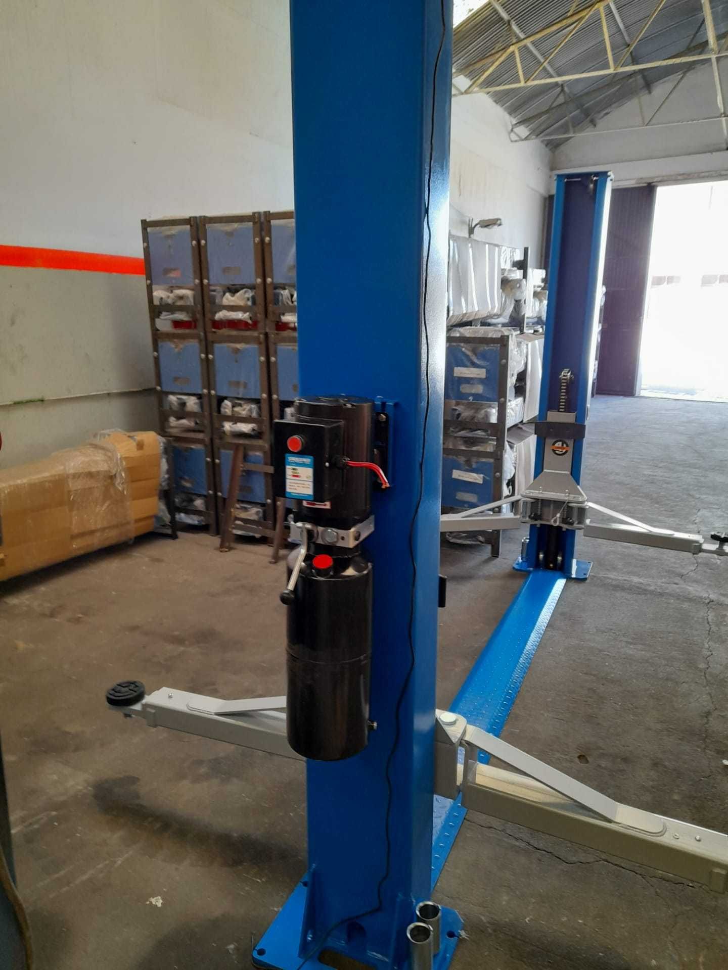 Elevador Automóvel 2 Colunas – 4 Toneladas