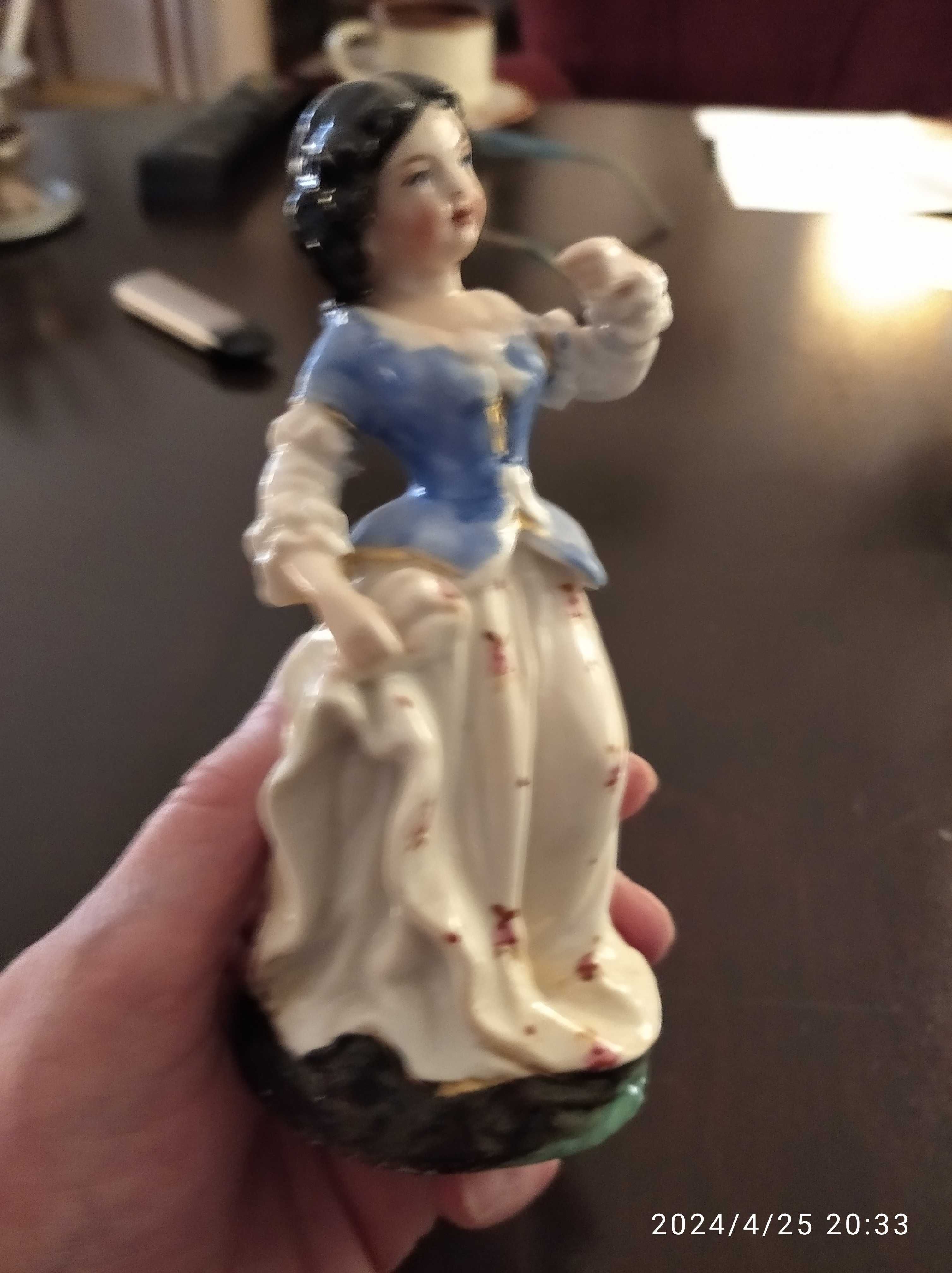 stara porcelanowa figurka