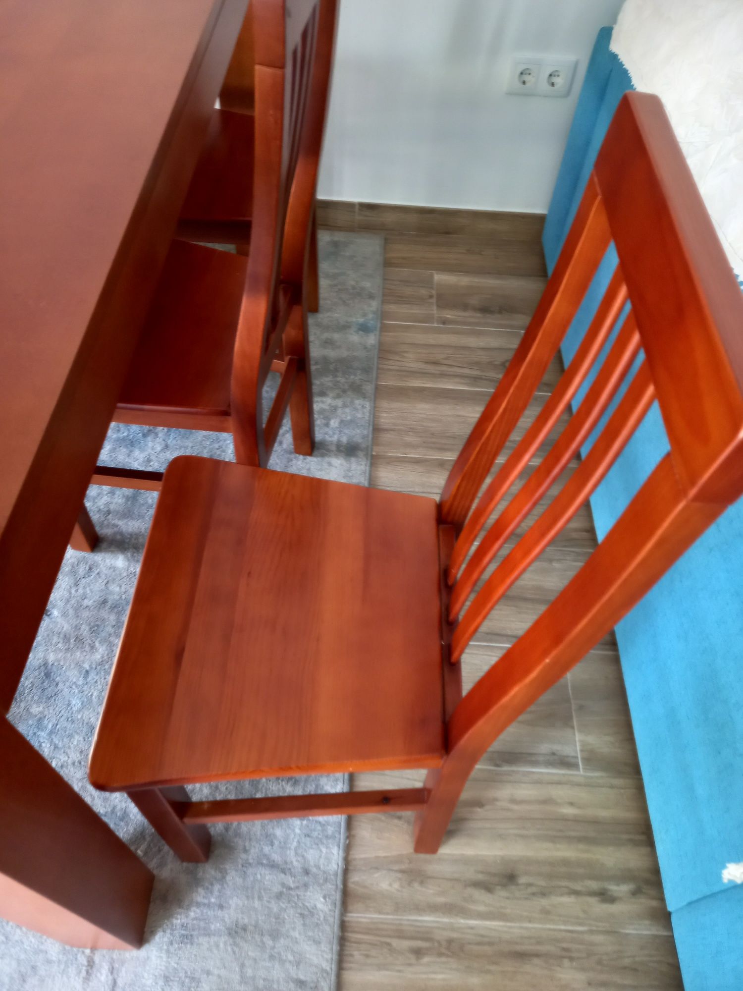 Mesa de madeira + 6 cadeiras