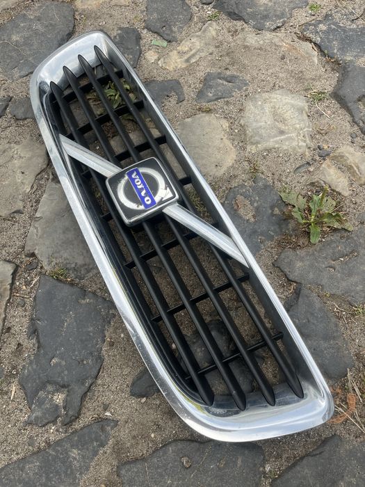 Volvo S40 V50 C30 - atrapa grill - lift