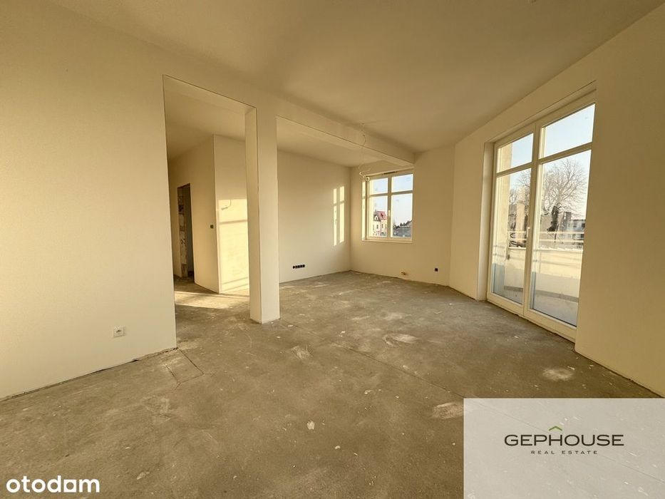 Przestronne, jasne mieszkanie z balkonem| centrum