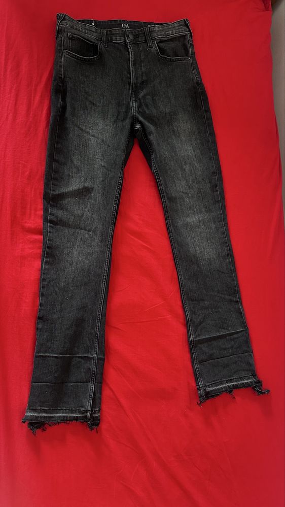 Calça flare preta da C&A