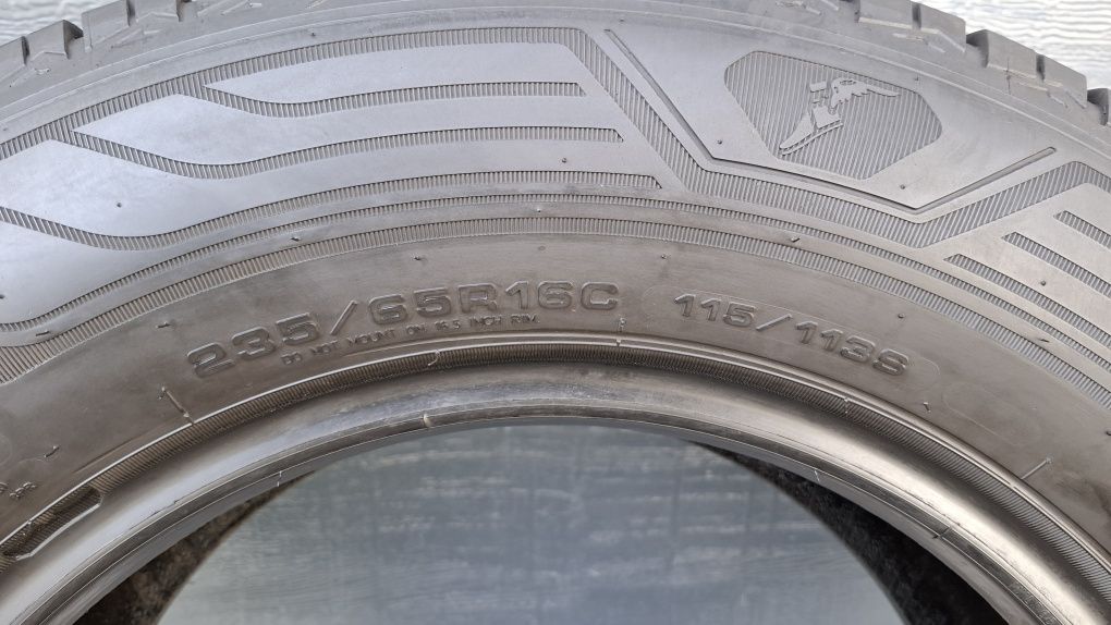 Goodyear 235/65 R16 C 4Seasons