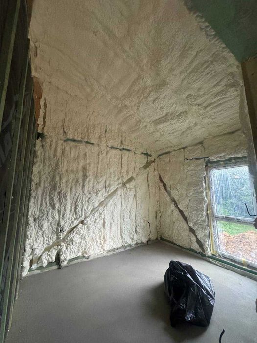 Утеплення піною, ППУ, утеплення пінополіуританом, піна