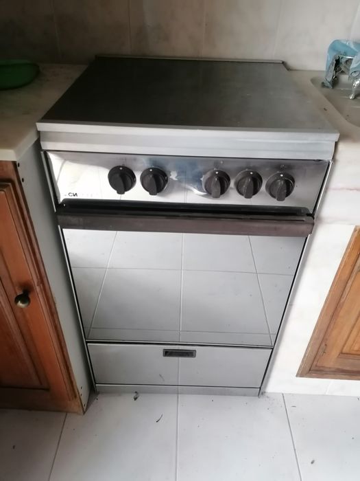 Fogão a gaz com quatro bocas