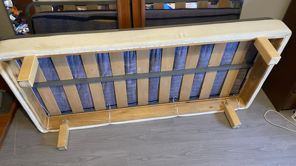 Cama Ikea com colchao / Solteiro
