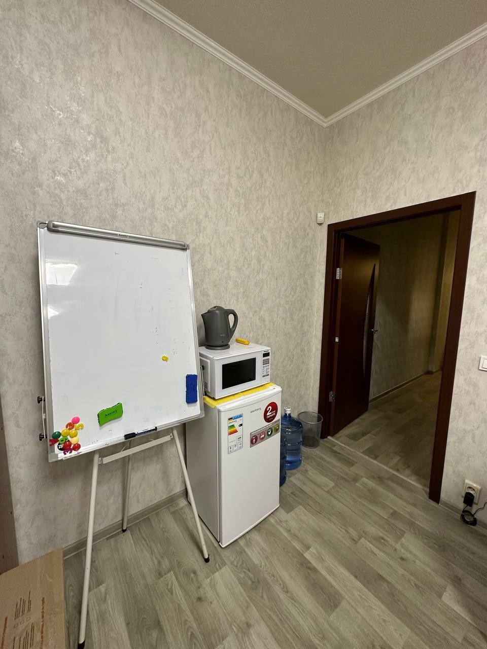Продам действующий офис с отдельным входом, метро Холодная Гора 5 мин
