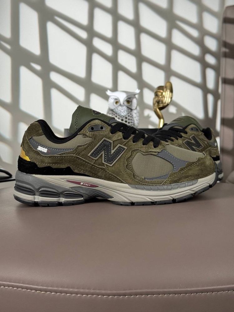 Чоловічі кросівки нью беланс New Balance 2002R ML Khaki [41-46]