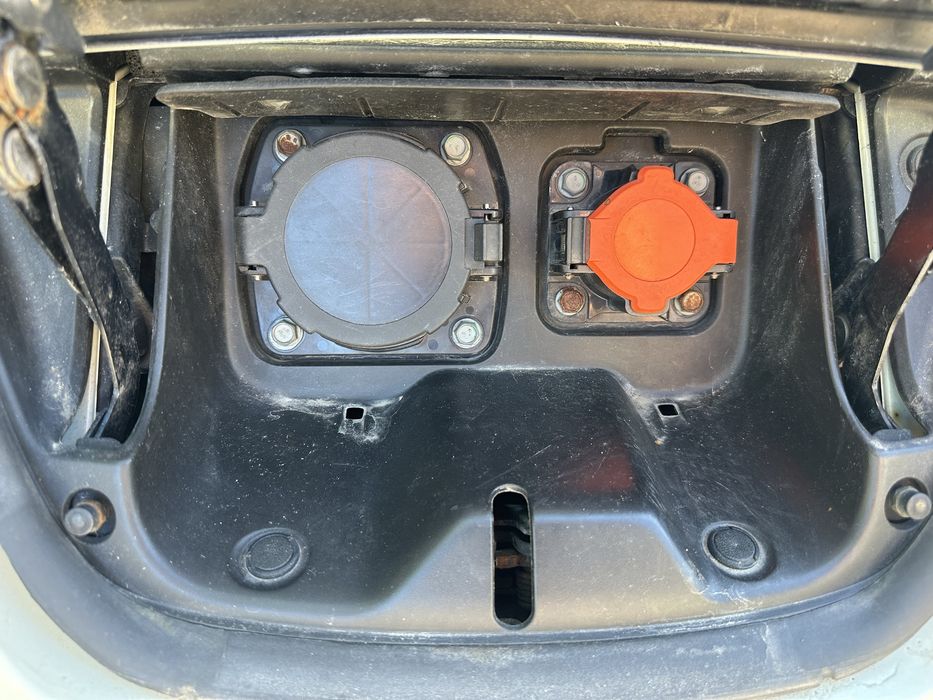 Продам Nissan Leaf