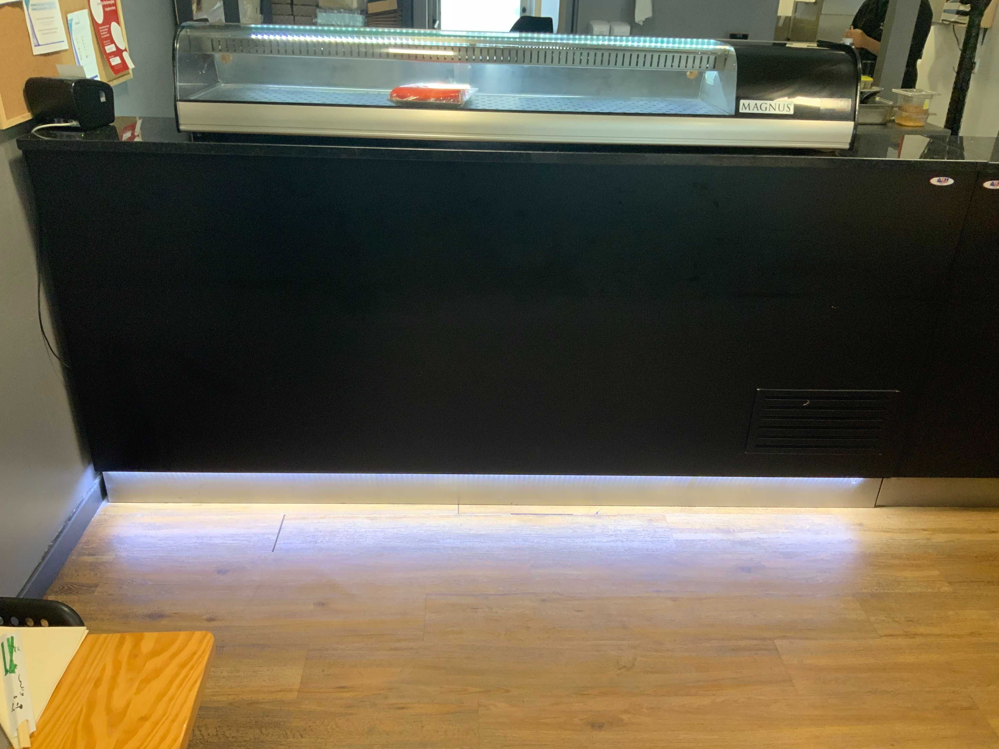 Balcão em inox com lux LED