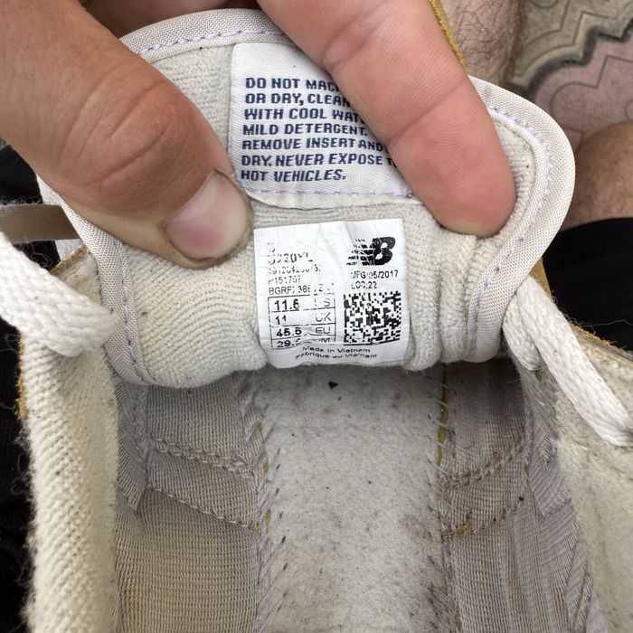 Кроссовки New Balance 220 Yellow, 45,5 размер, Оригинал, Кросівки