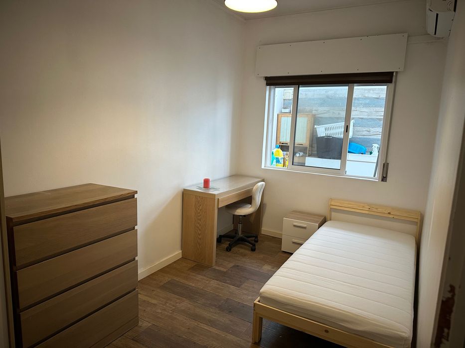 Alugo 2 quartos em Faro