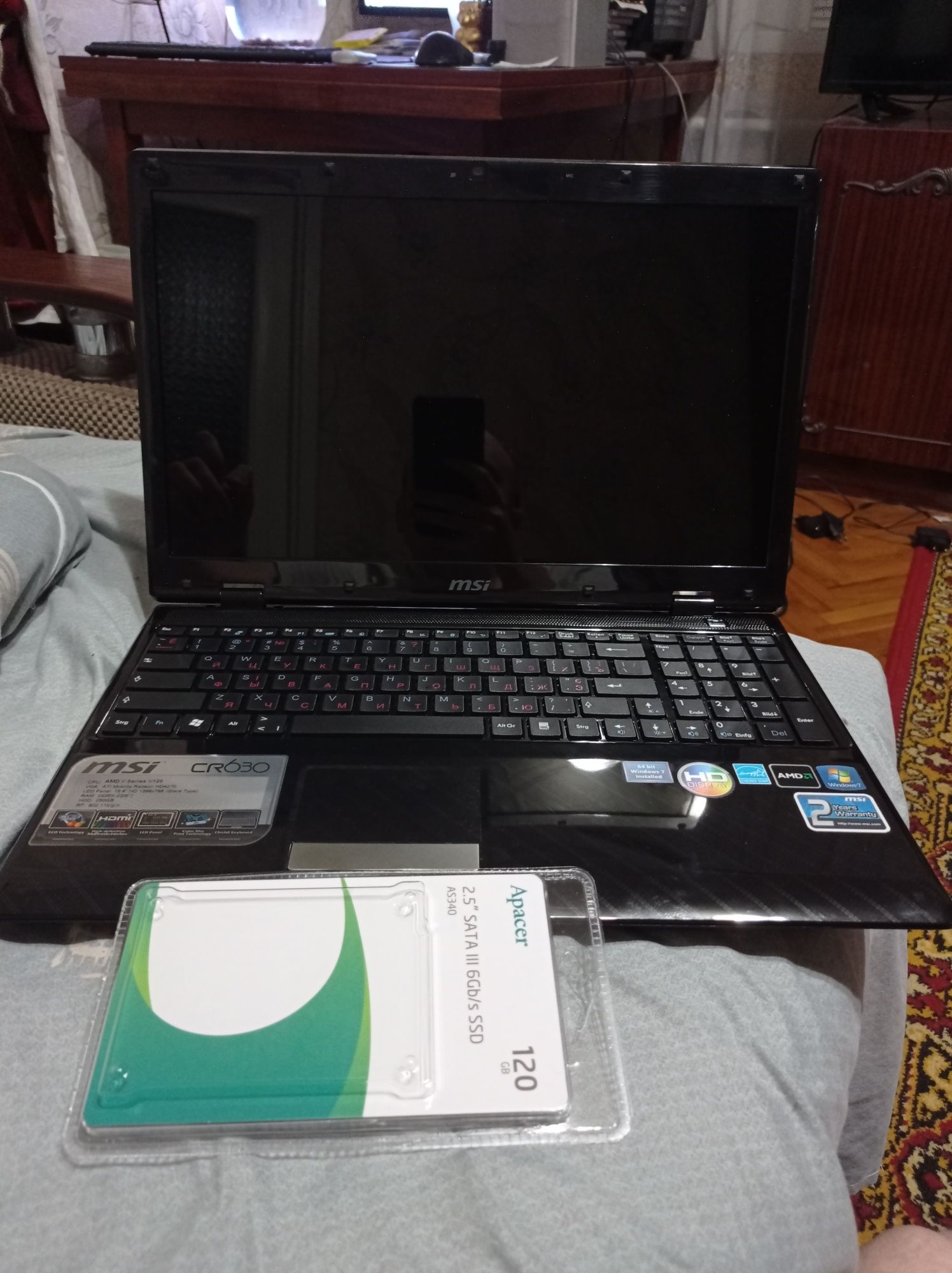Ноутбук з Німечинни MSI, AMD Phenom 4 ядра 2,2Ghz, 4-ОЗУ DDR3, 128-SSD