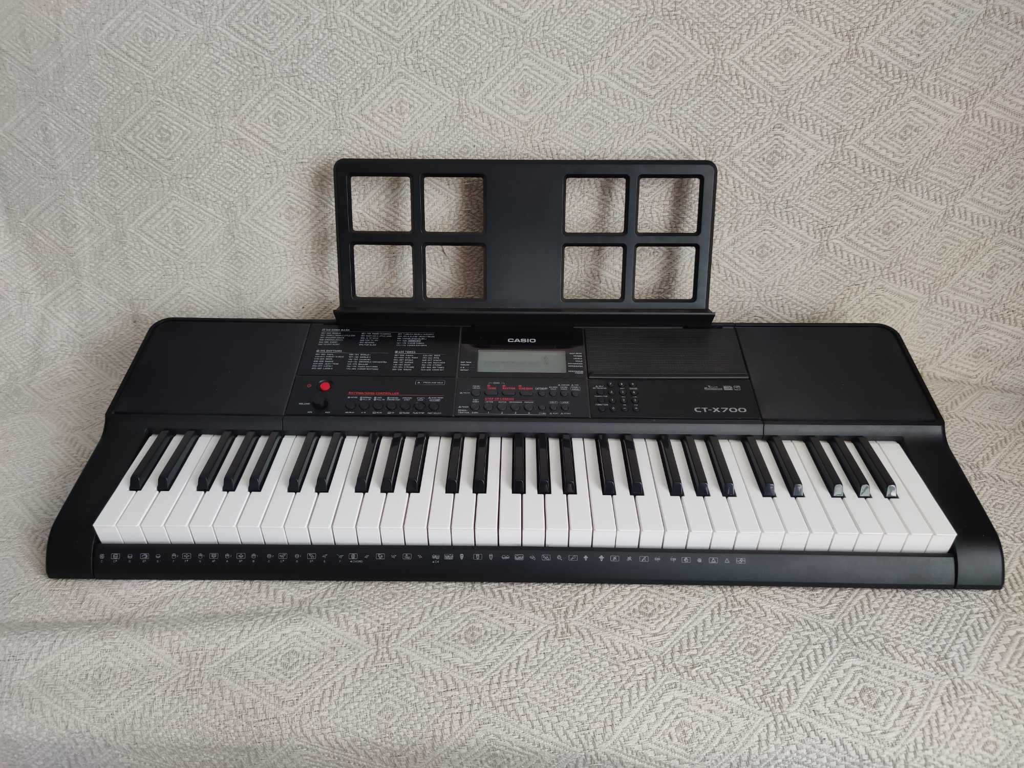 Syntezator Casio CT-X700